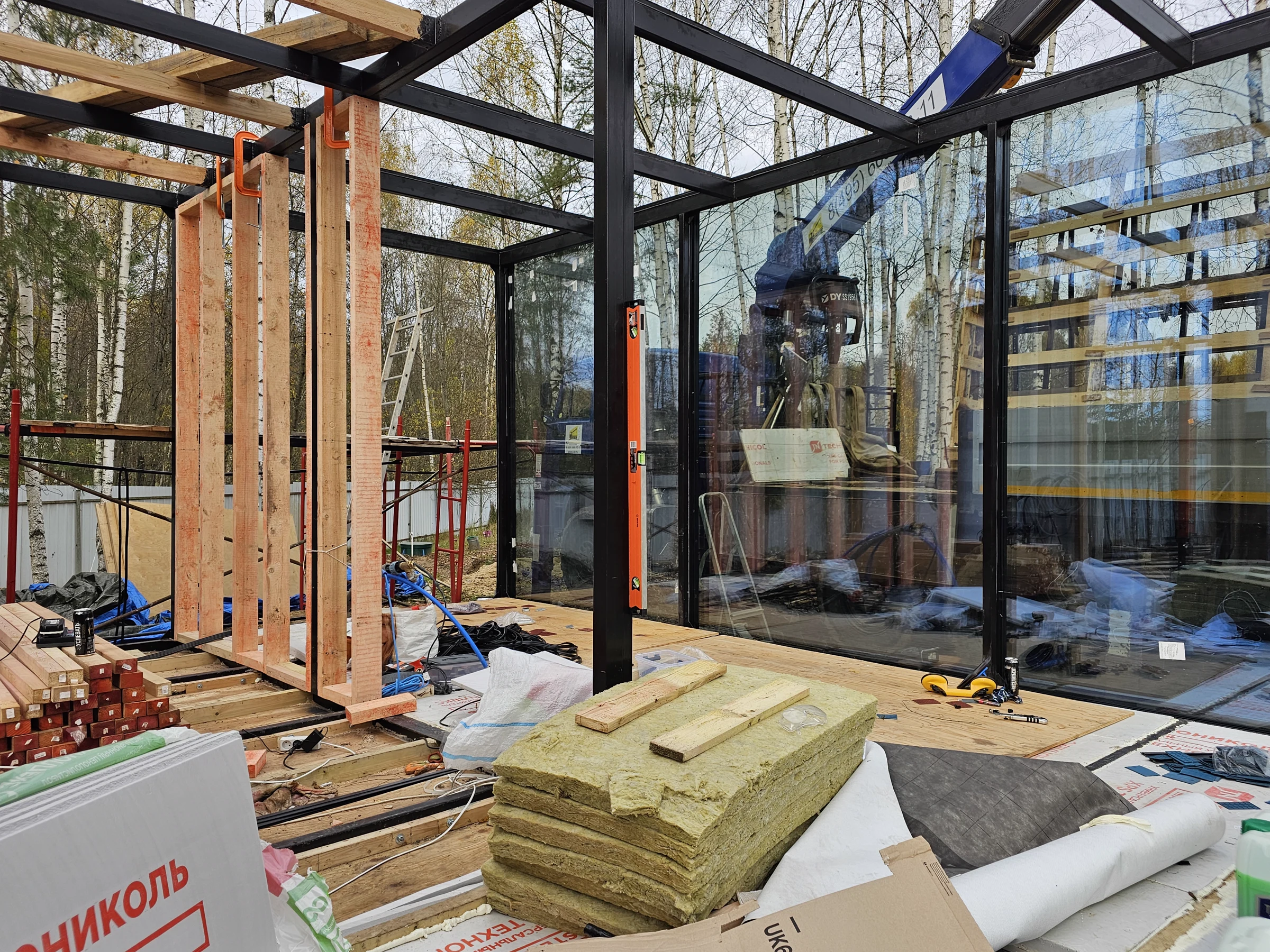 Уникальный дом со стеклянной кровлей и медной отделкой · фото 10